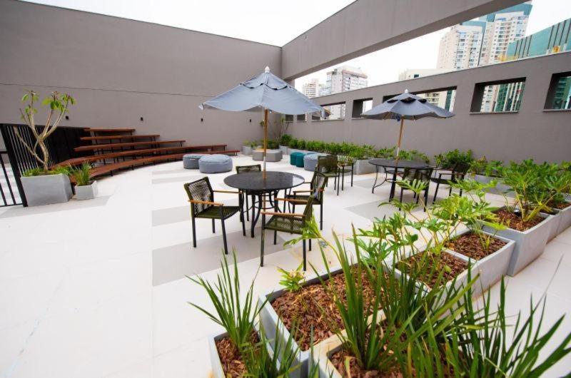 Vila Olímpia Studio Good Local Piscina Coworking Rooftop Cinema Gym CAMA QUEEN e SOFÁ CAMA QUEEN confortáveis e grandes