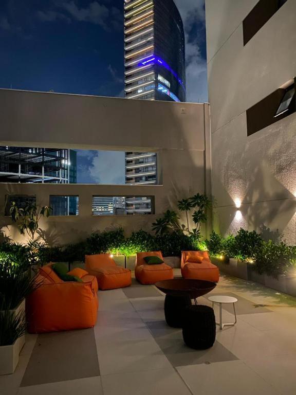 Vila Olímpia Studio Good Local Piscina Coworking Rooftop Cinema Gym CAMA QUEEN e SOFÁ CAMA QUEEN confortáveis e grandes