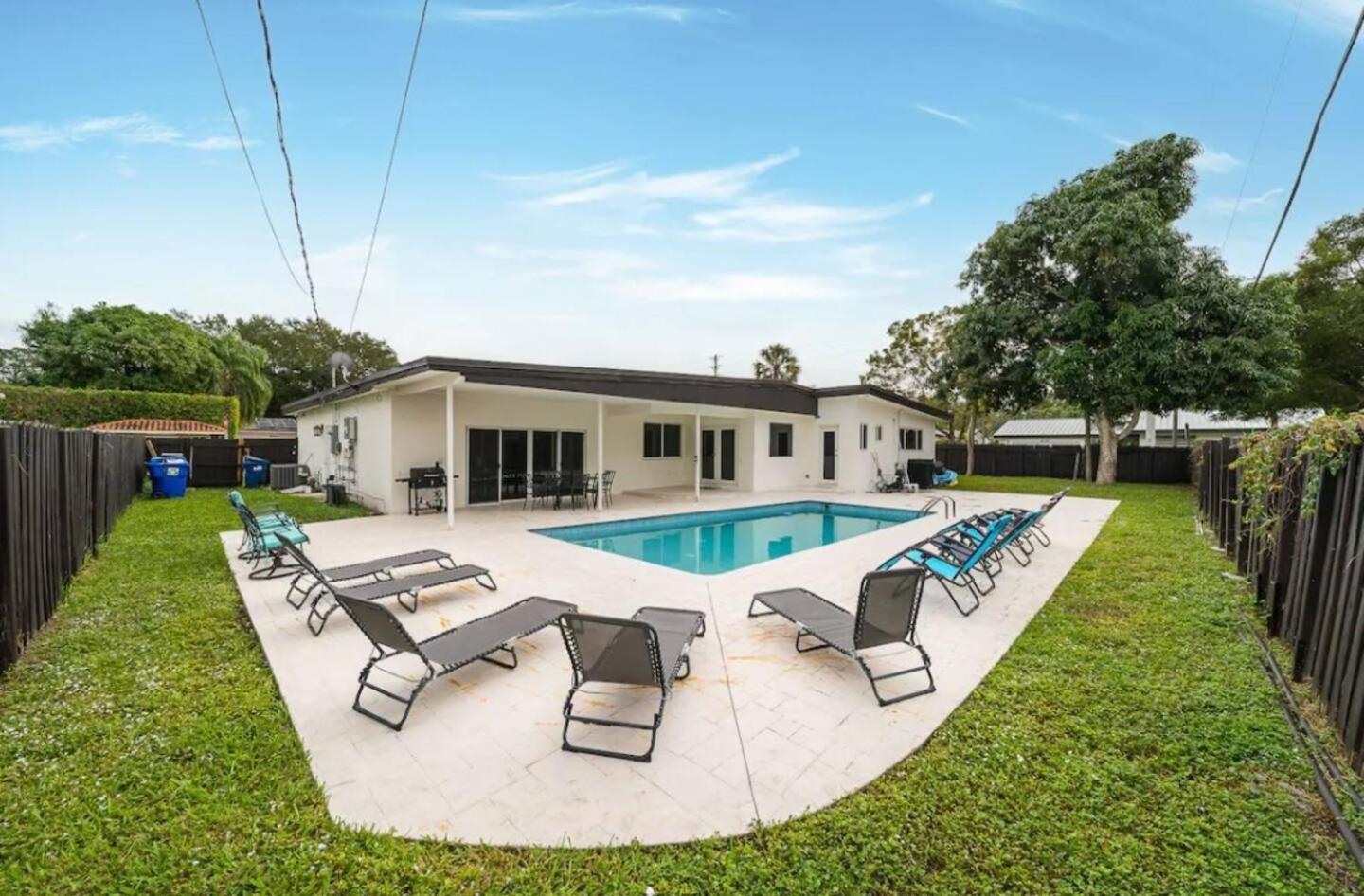Elegant Home With Heated Pool