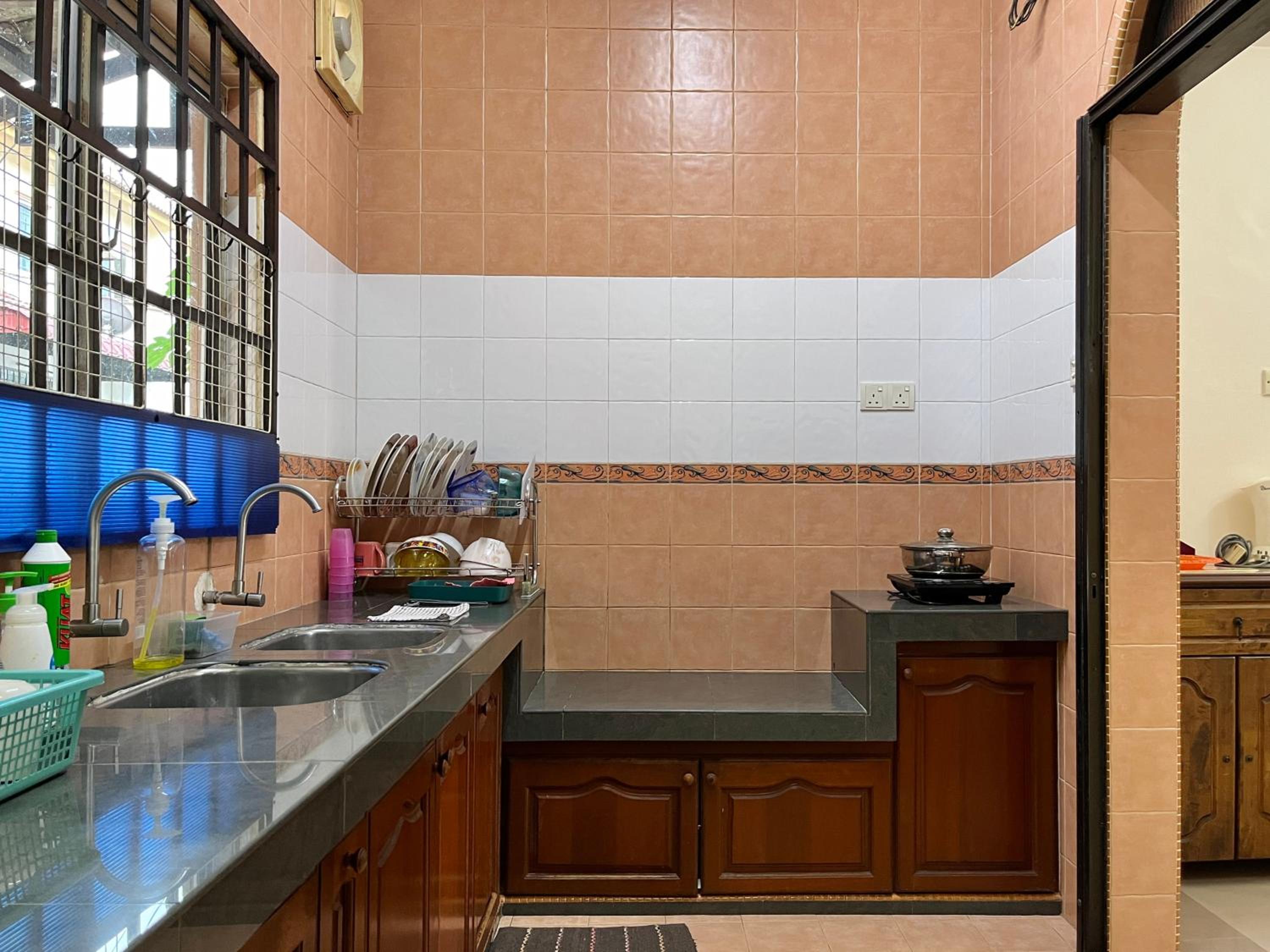 Kim Granny House 4BR 11Pax Duyong 5 Mins to Town photo 6
