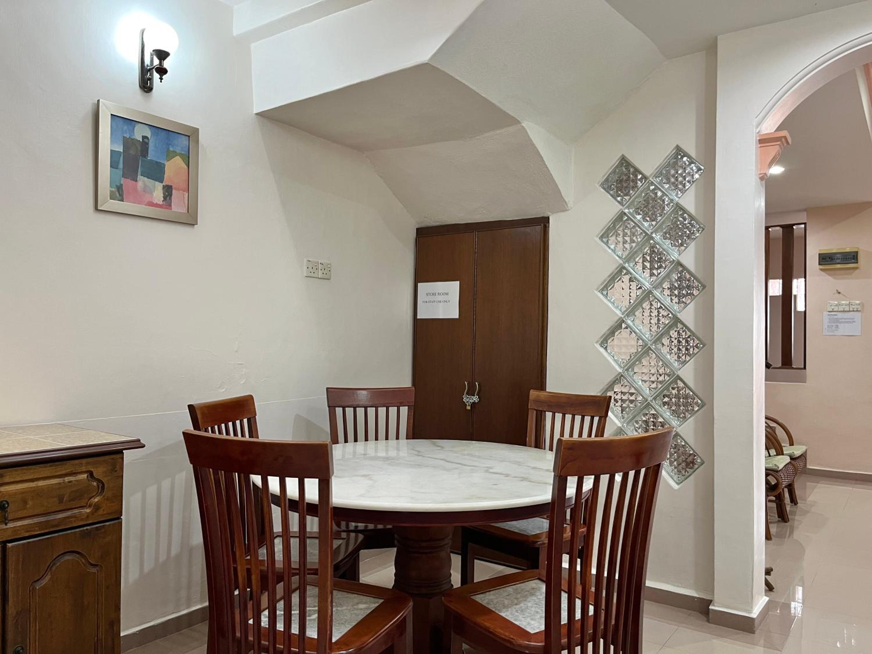Kim Granny House 4BR 11Pax Duyong 5 Mins to Town photo 8