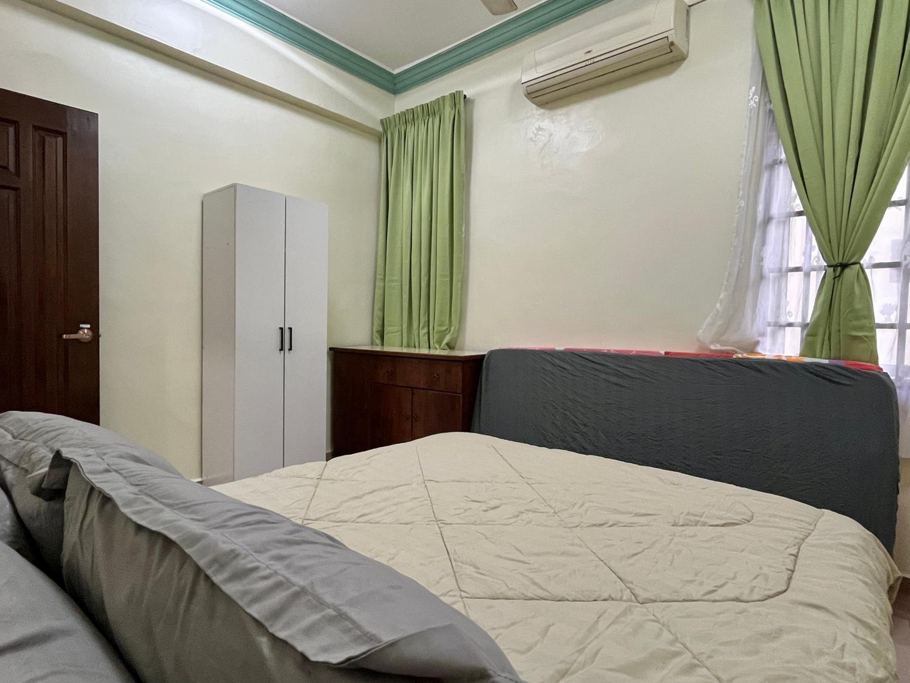 Kim Granny House 4BR 11Pax Duyong 5 Mins to Town