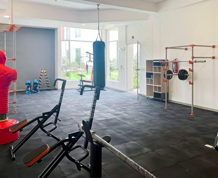 Departamento cerca del Centro Financiero, Embajada Americana y Solca GYM