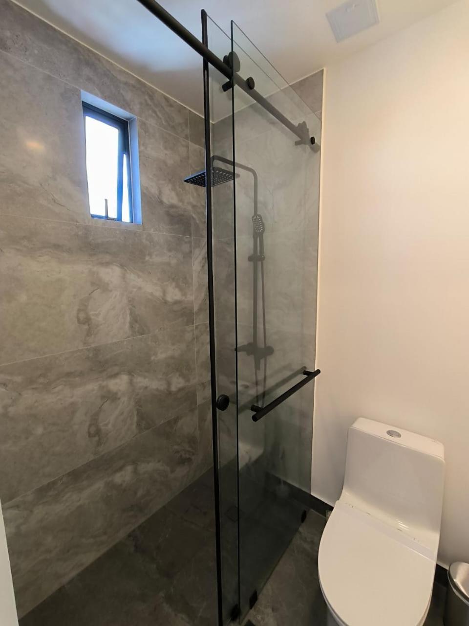 Republica del Salvador Coliving Ecuador XOE