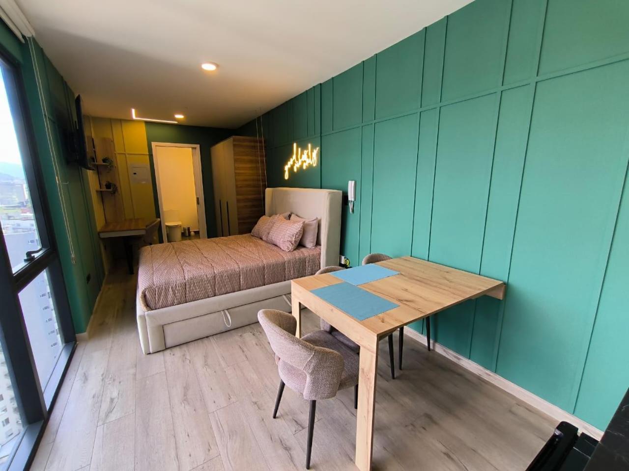 Republica del Salvador Coliving Ecuador XOE