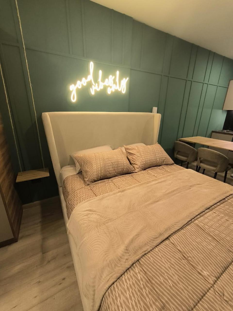 Republica del Salvador Coliving Ecuador XOE