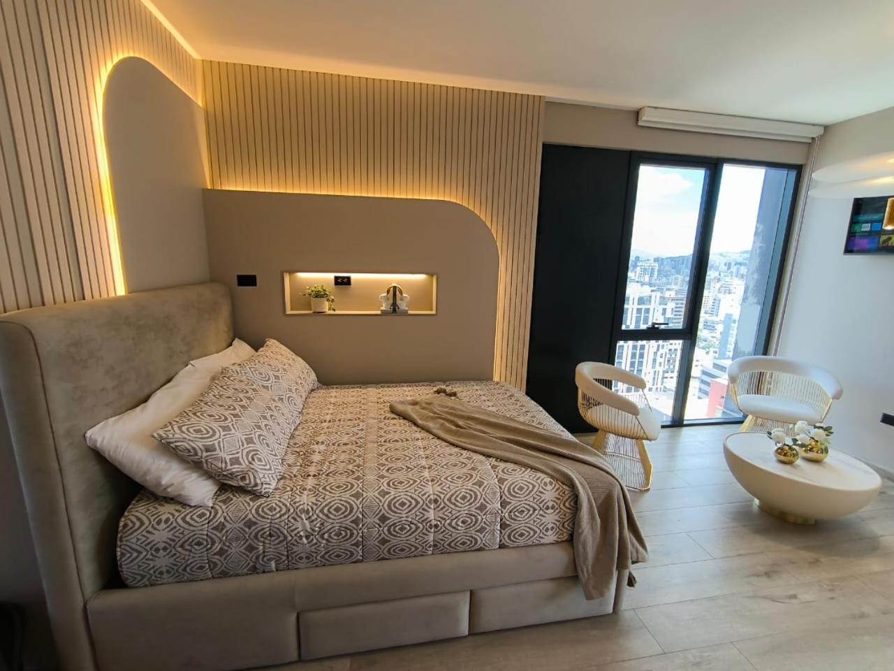 Republica del Salvador Coliving Ecuador XOE