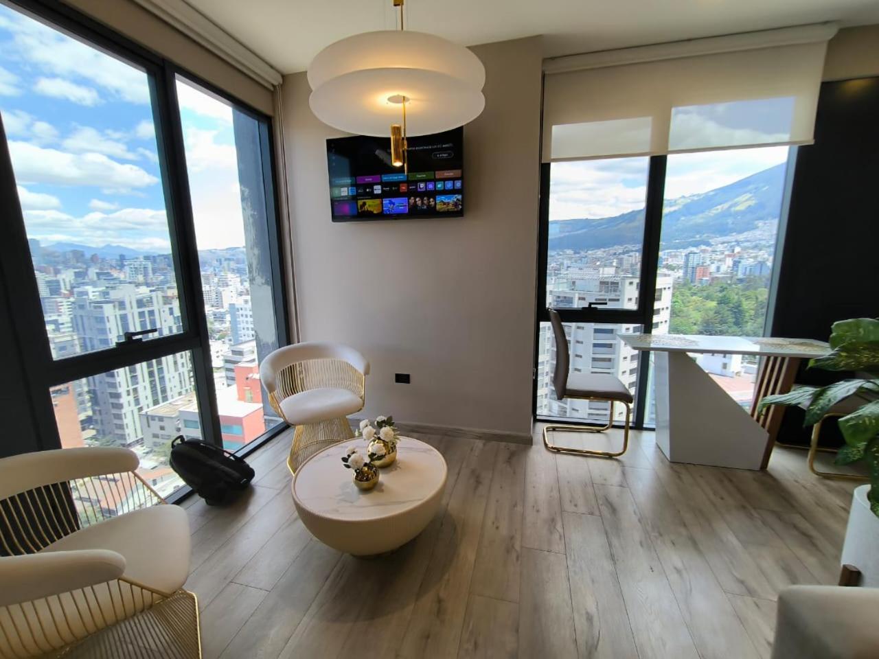 Republica del Salvador Coliving Ecuador XOE