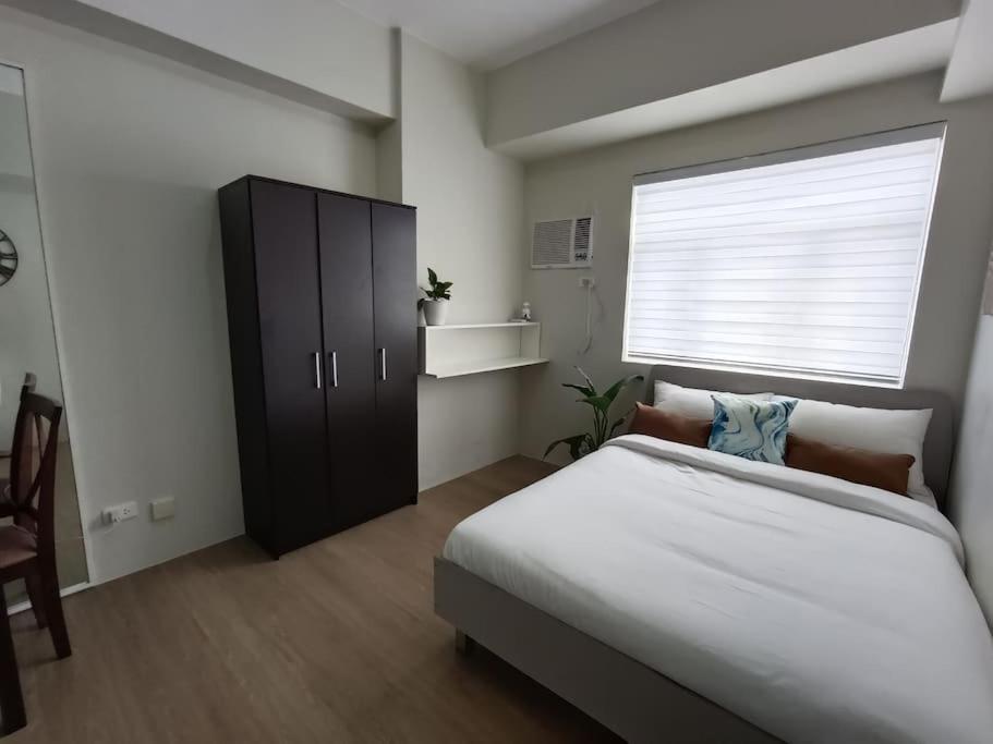 Vista GL Taft Studio Unit view 5