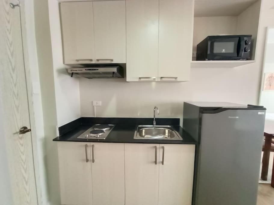 Vista GL Taft Studio Unit view 4