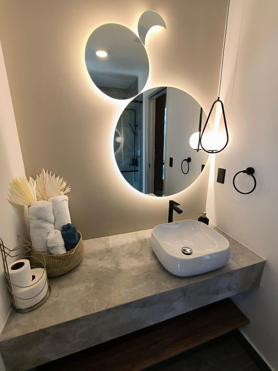 Republica del Salvador Coliving Ecuador XOE