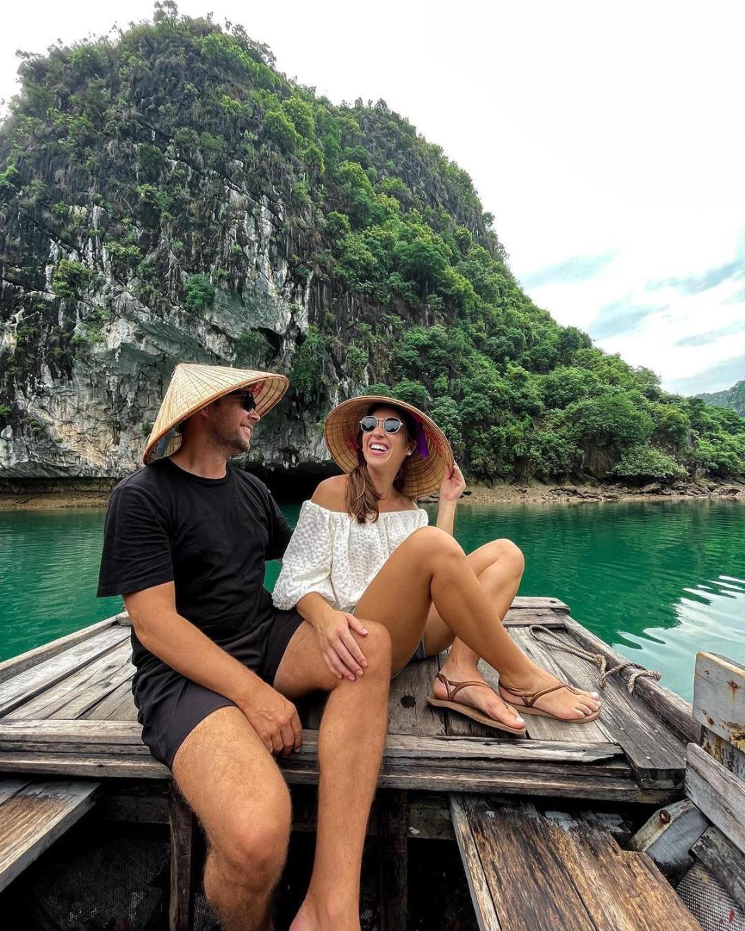 Cat Ba Cruise