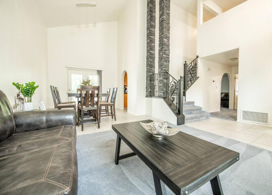 Page Vacations - Large Family Home with Game Room - Property Image 1