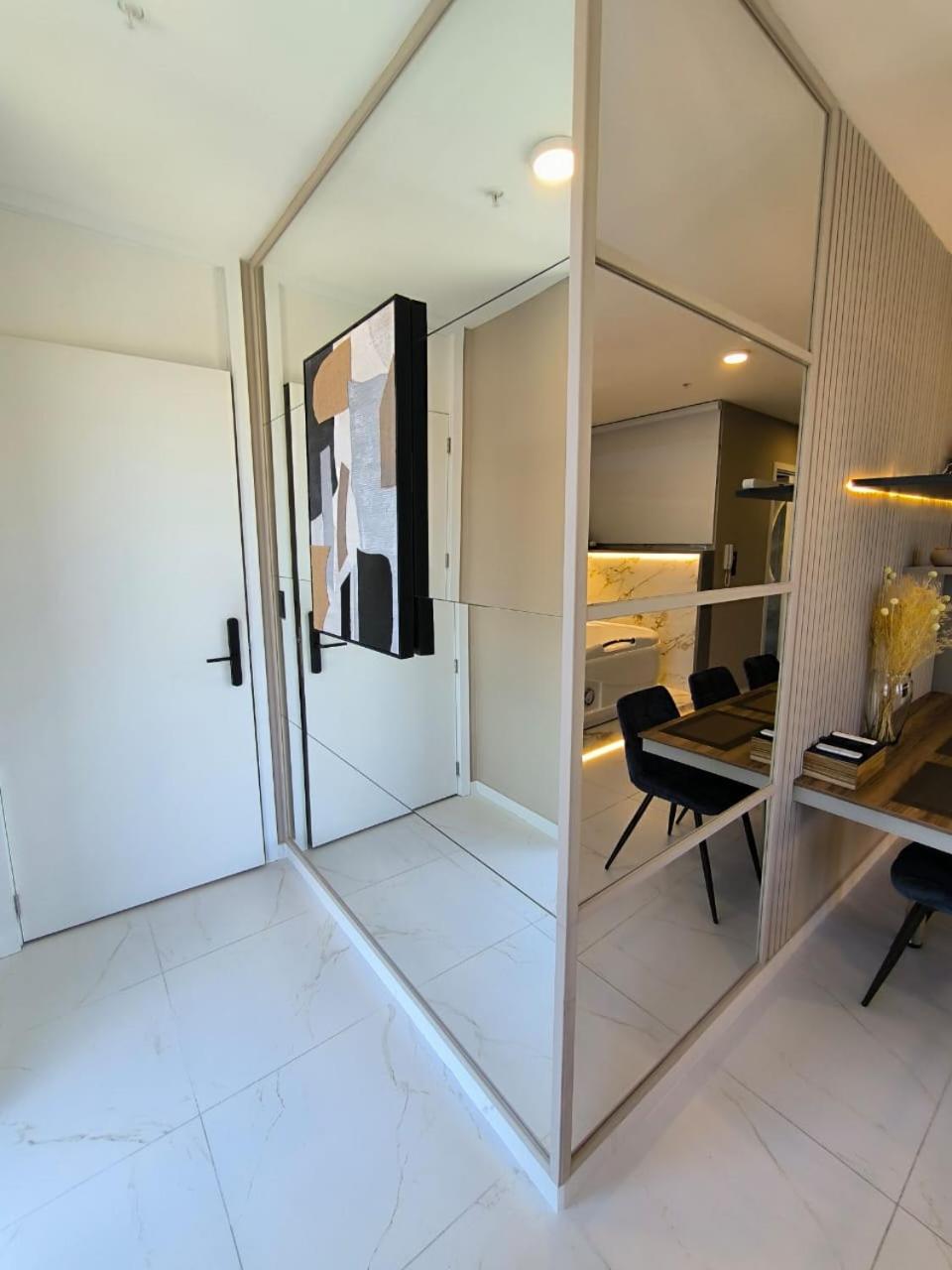 Republica del Salvador Coliving Ecuador XOE