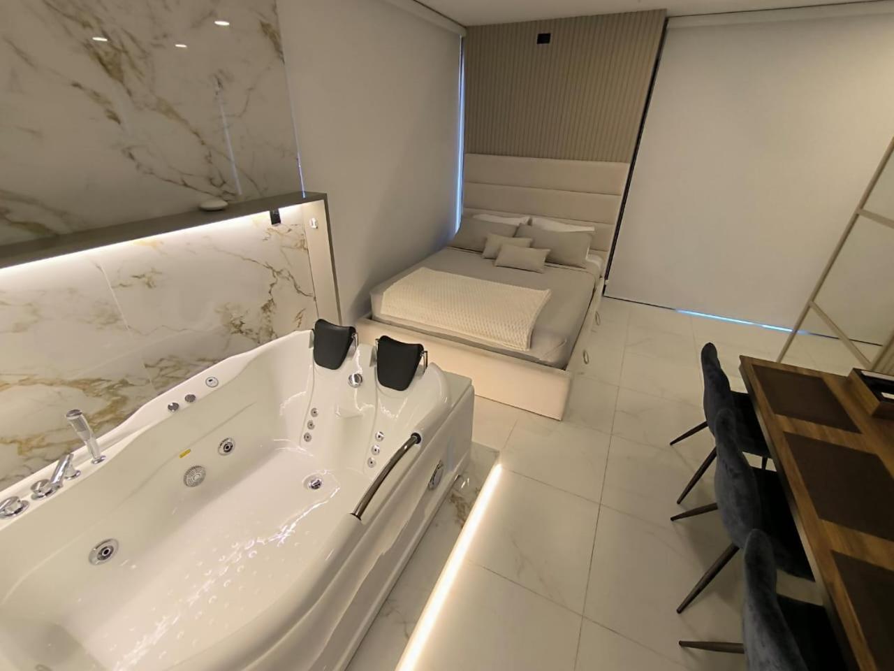 Republica del Salvador Coliving Ecuador XOE