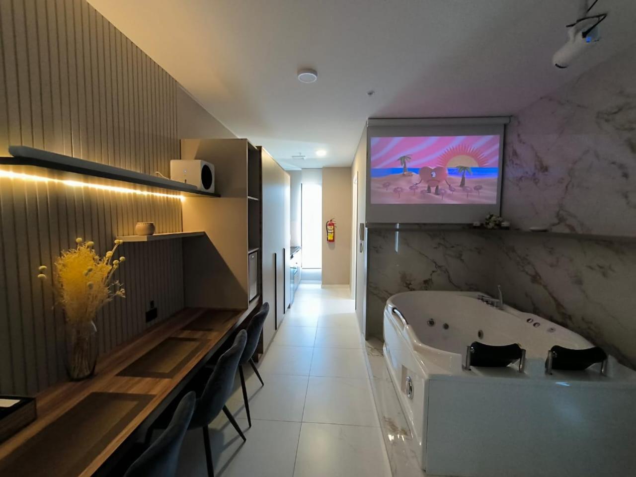 Republica del Salvador Coliving Ecuador XOE