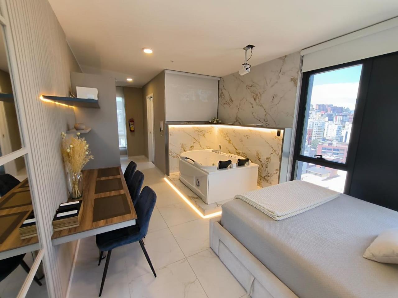 Republica del Salvador Coliving Ecuador XOE
