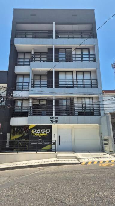 Lujoso apartamento en zona central cerca al centro comercial y al parque deportivo