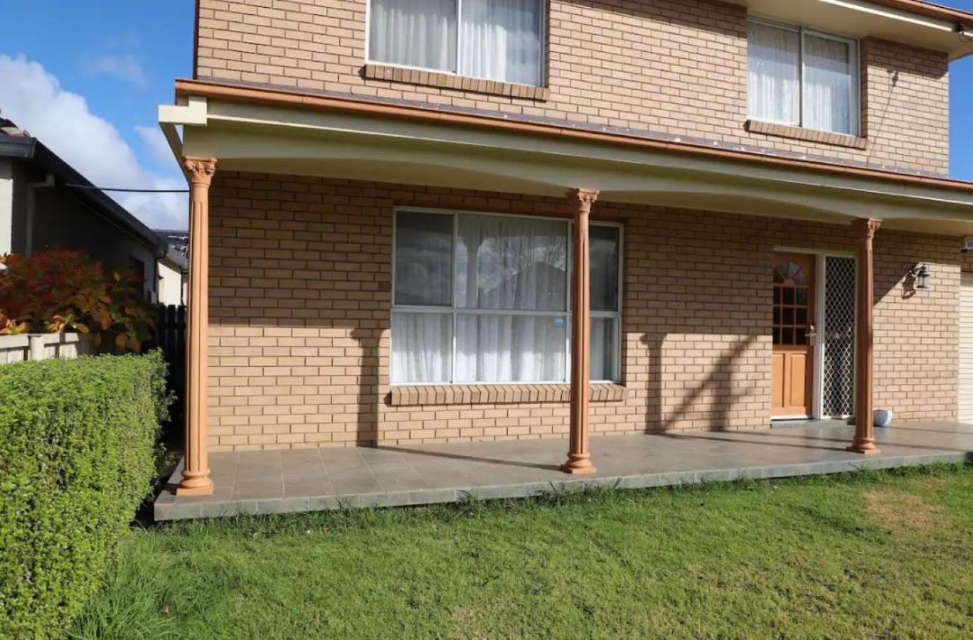 Houses in Goulburn