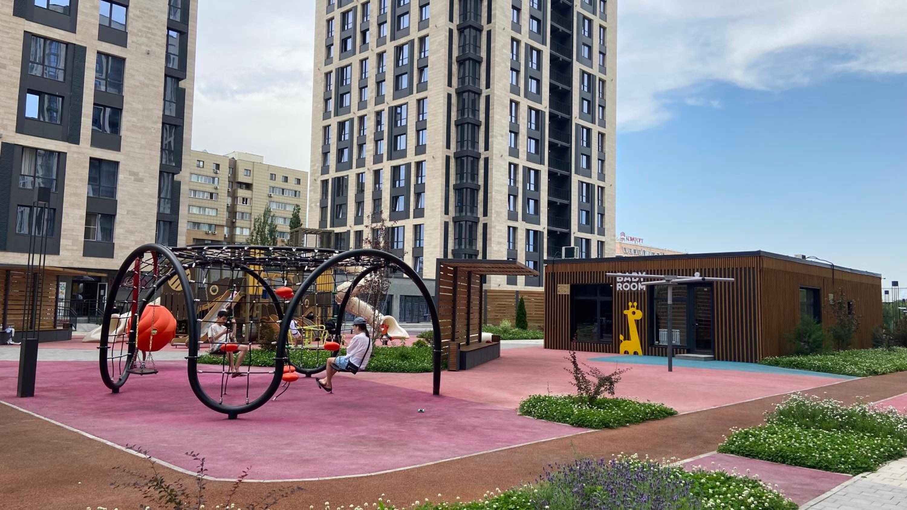 New Comfortable Apartment next to Mega Center shopping mall