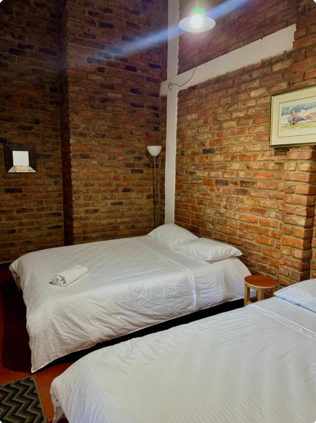 Casa familiar - Cerca a la Plaza - Amplio Jardín
