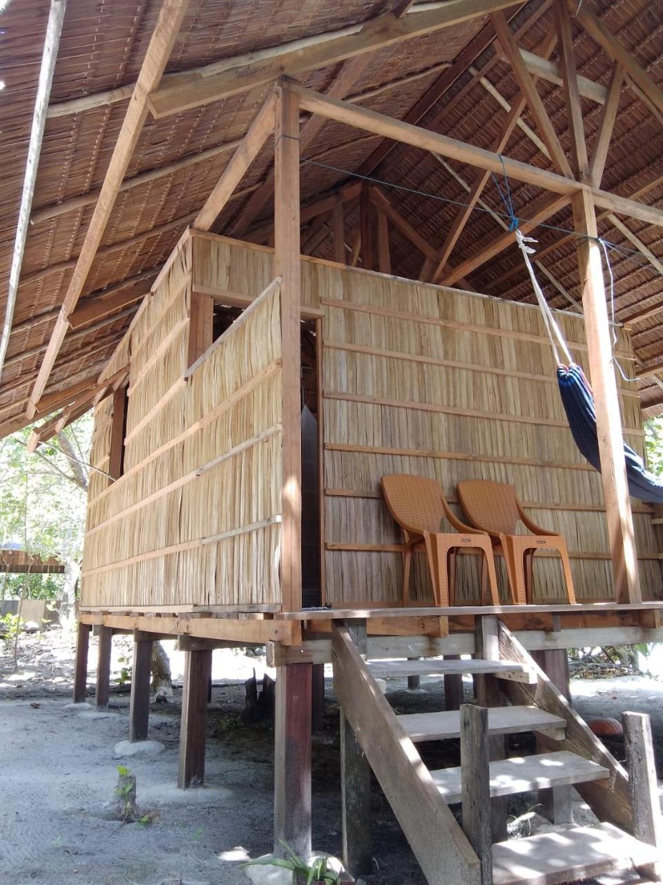 Daroyen Village