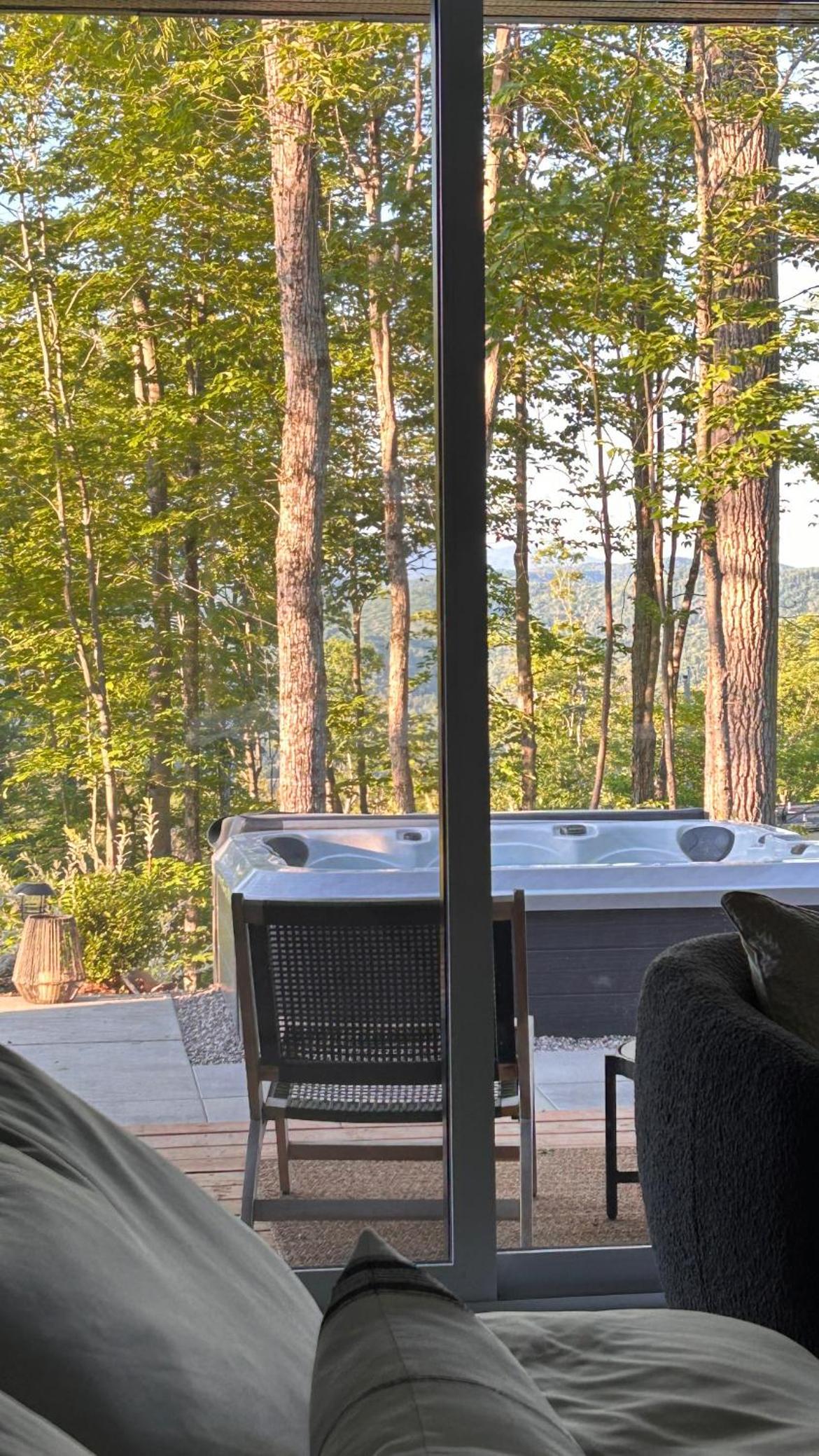 Luxury Mountain Retreat with Spa Near Mont Tremblant