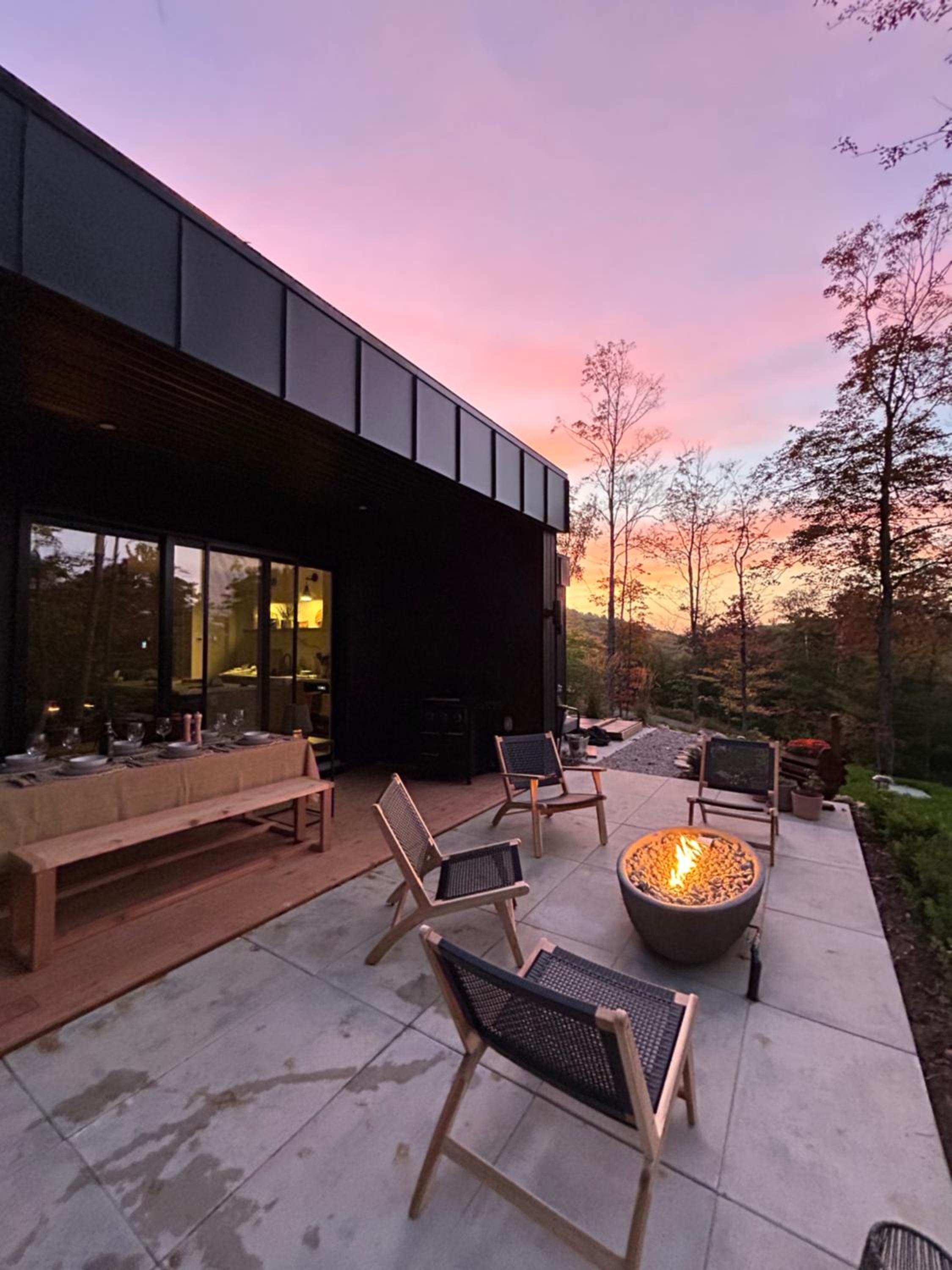 Luxury Mountain Retreat with Spa Near Mont Tremblant