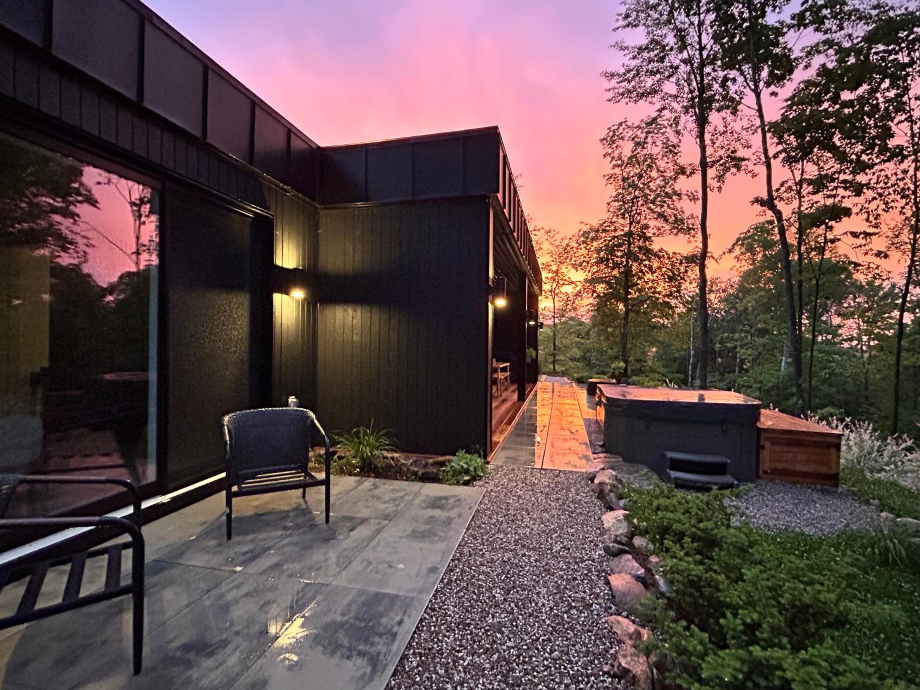 Luxury Mountain Retreat with Spa Near Mont Tremblant