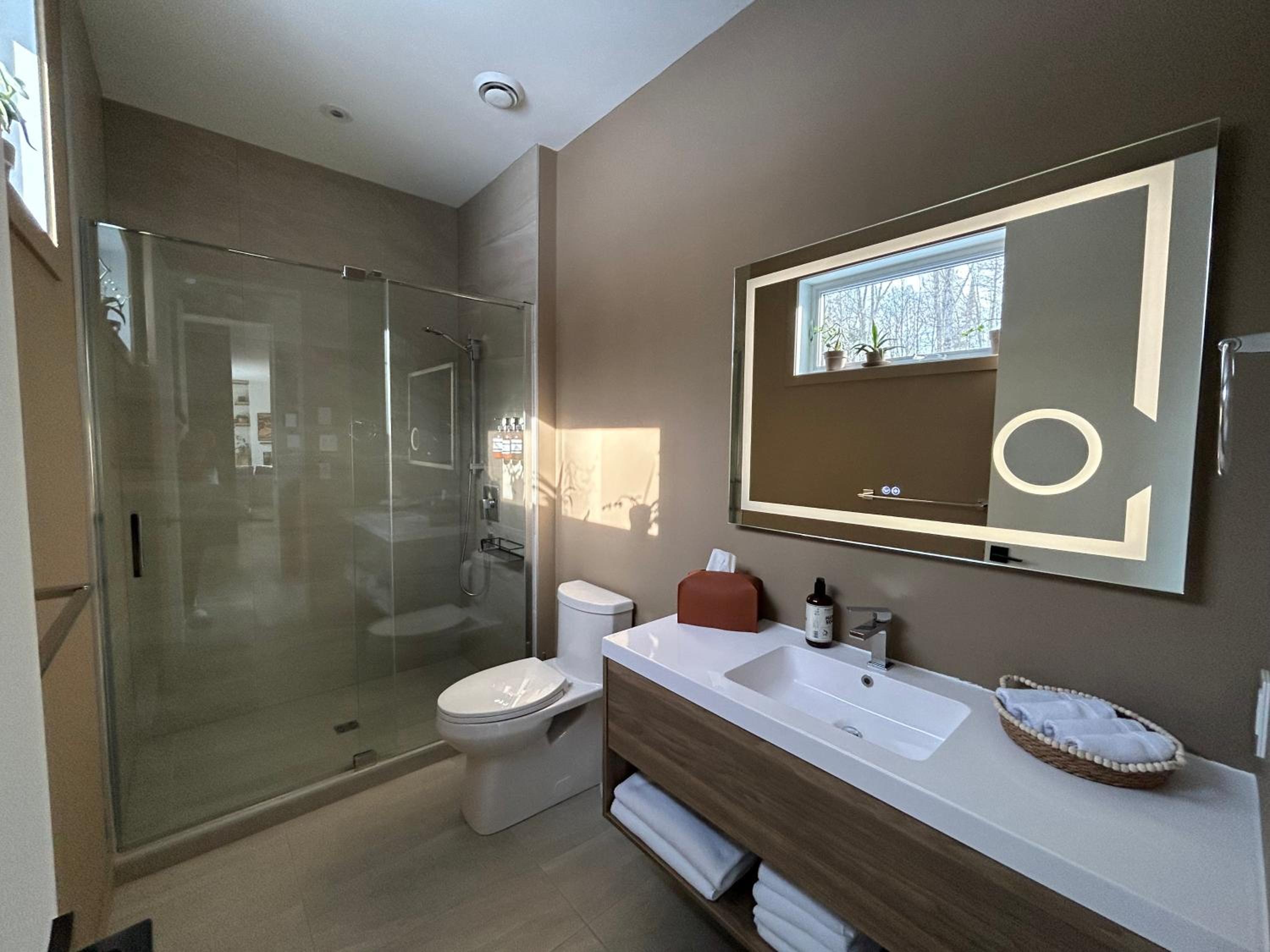Luxury Mountain Retreat with Spa Near Mont Tremblant
