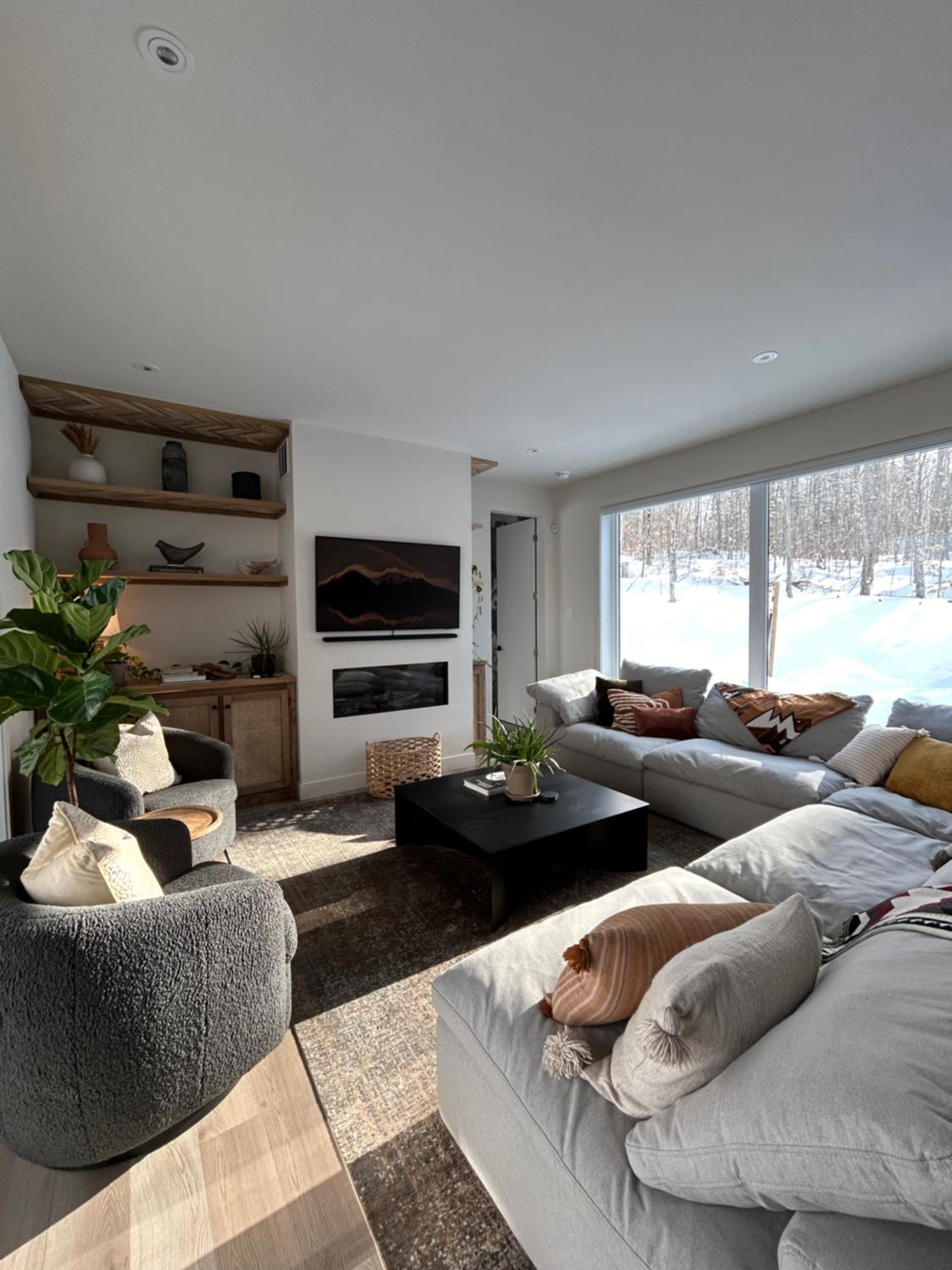 Luxury Mountain Retreat with Spa Near Mont Tremblant