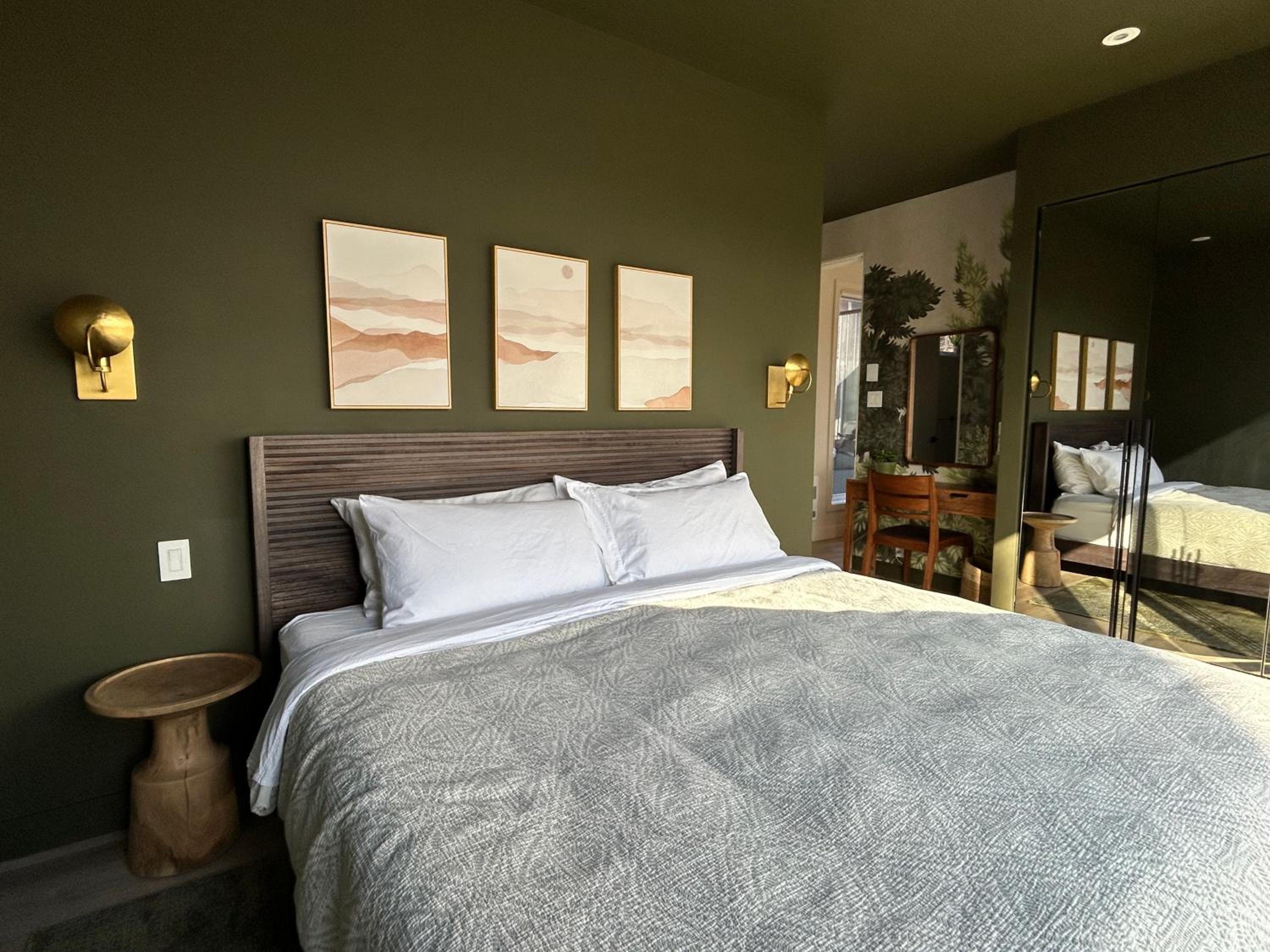 Luxury Mountain Retreat with Spa Near Mont Tremblant