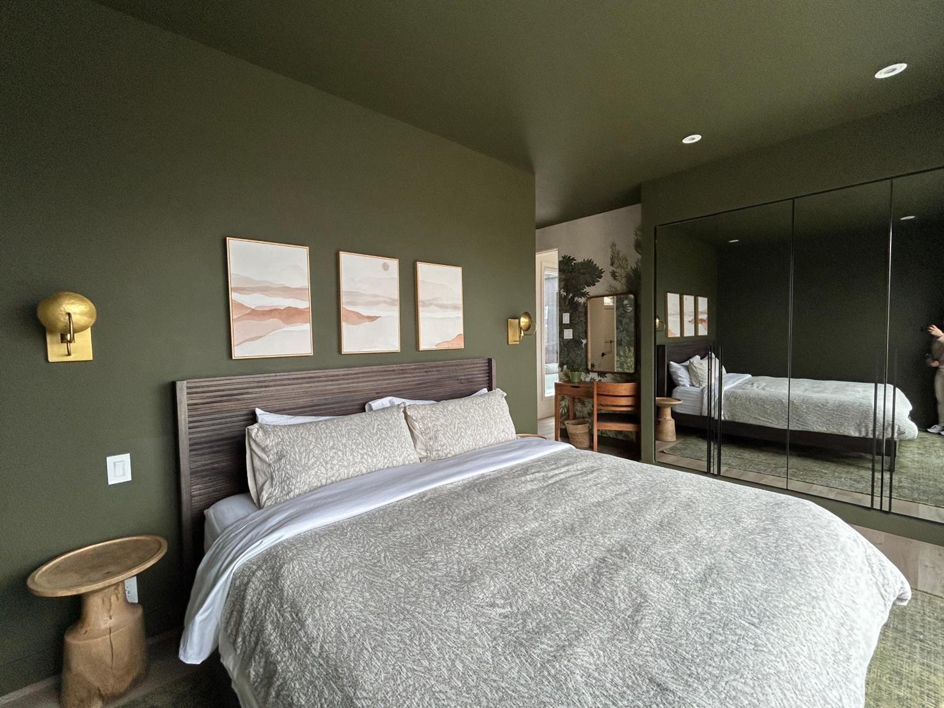 Luxury Mountain Retreat with Spa Near Mont Tremblant