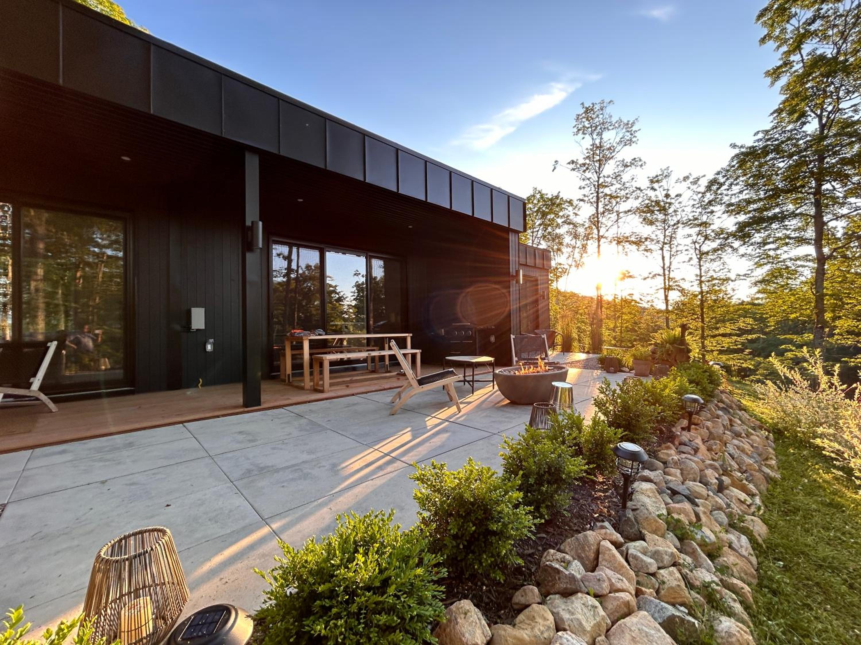 Luxury Mountain Retreat with Spa Near Mont Tremblant