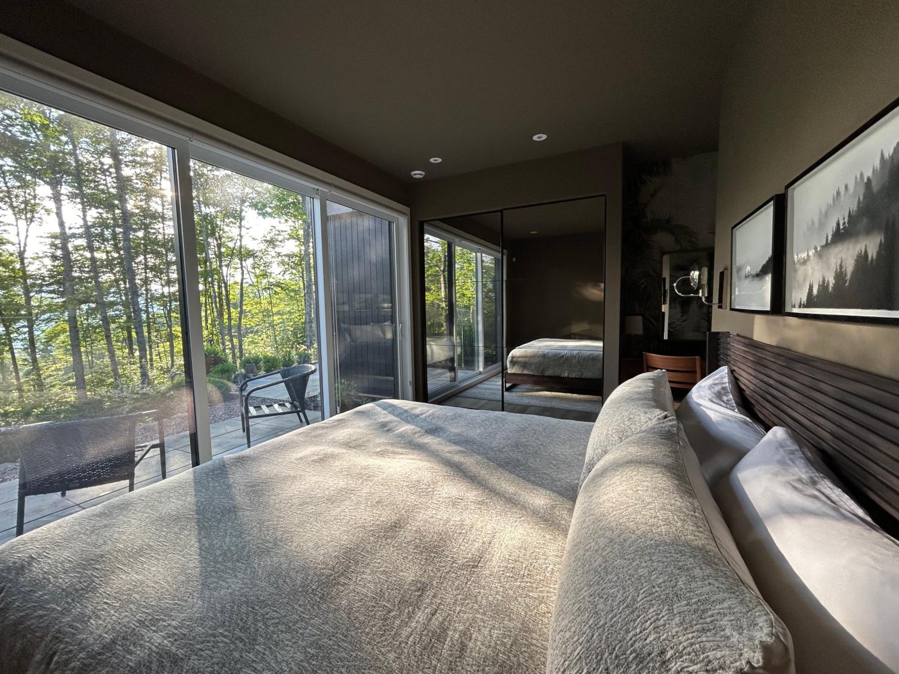 Luxury Mountain Retreat with Spa Near Mont Tremblant