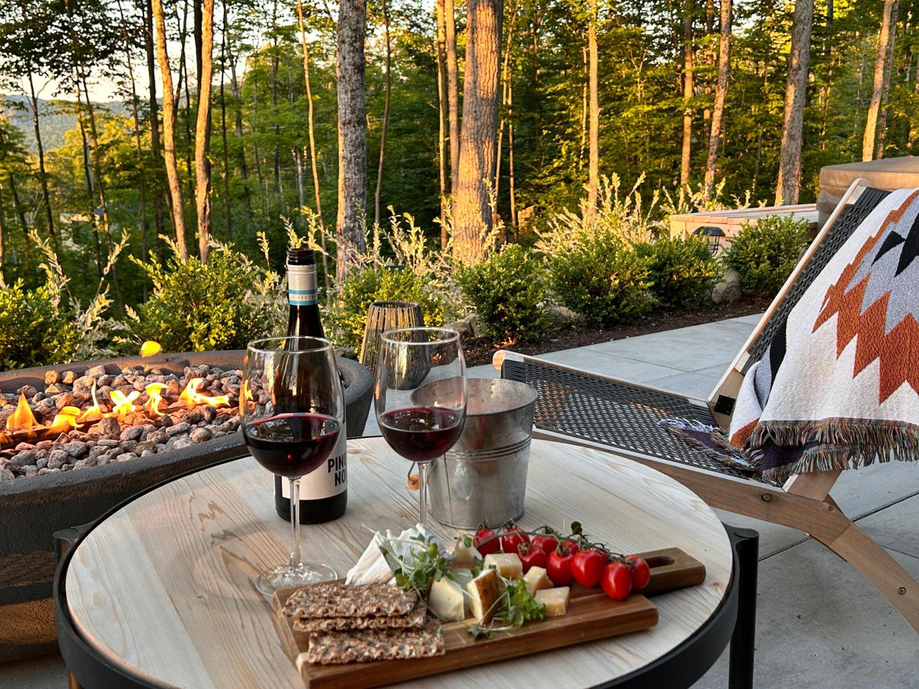 Luxury Mountain Retreat with Spa Near Mont Tremblant