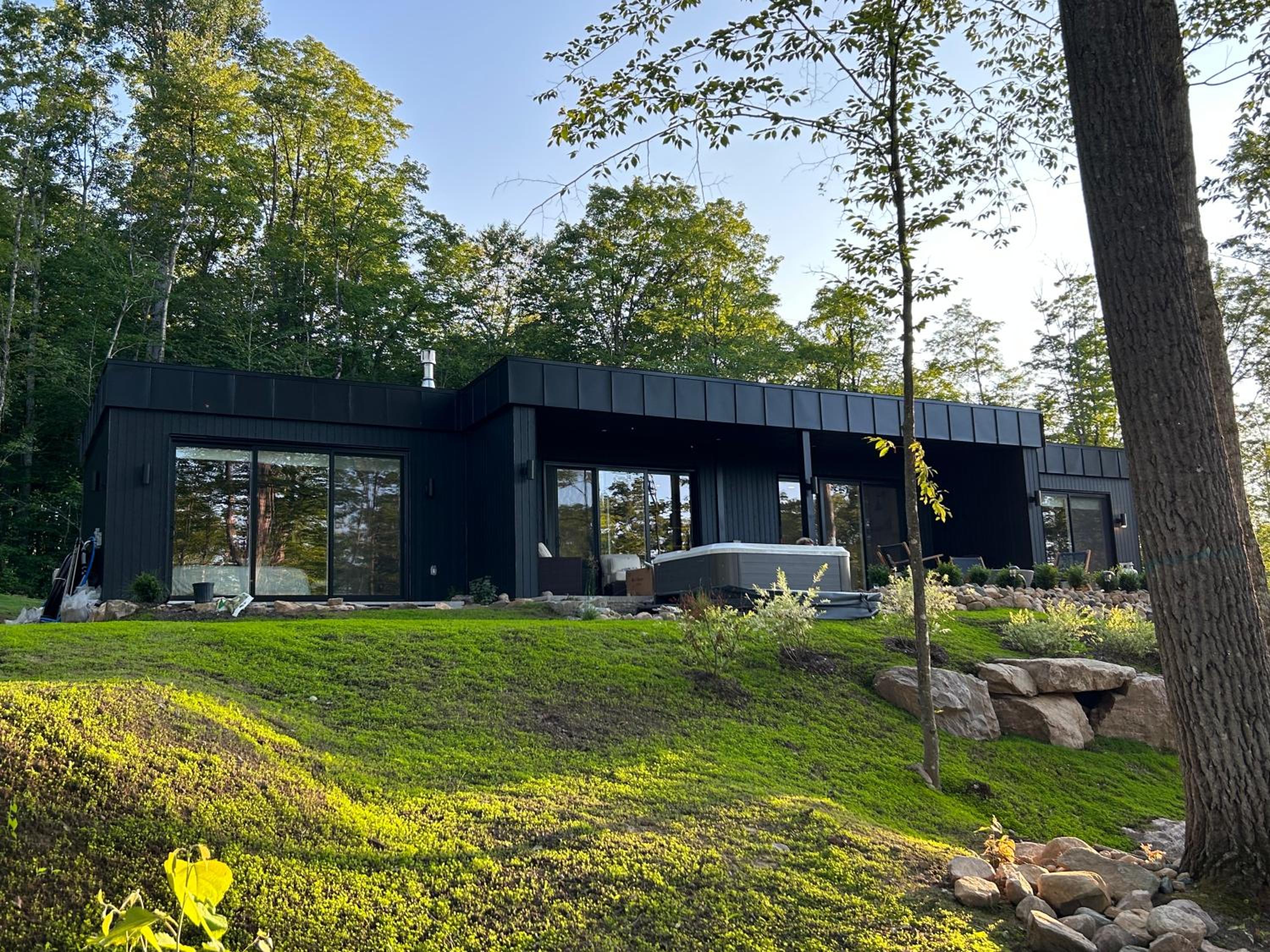 Luxury Mountain Retreat with Spa Near Mont Tremblant