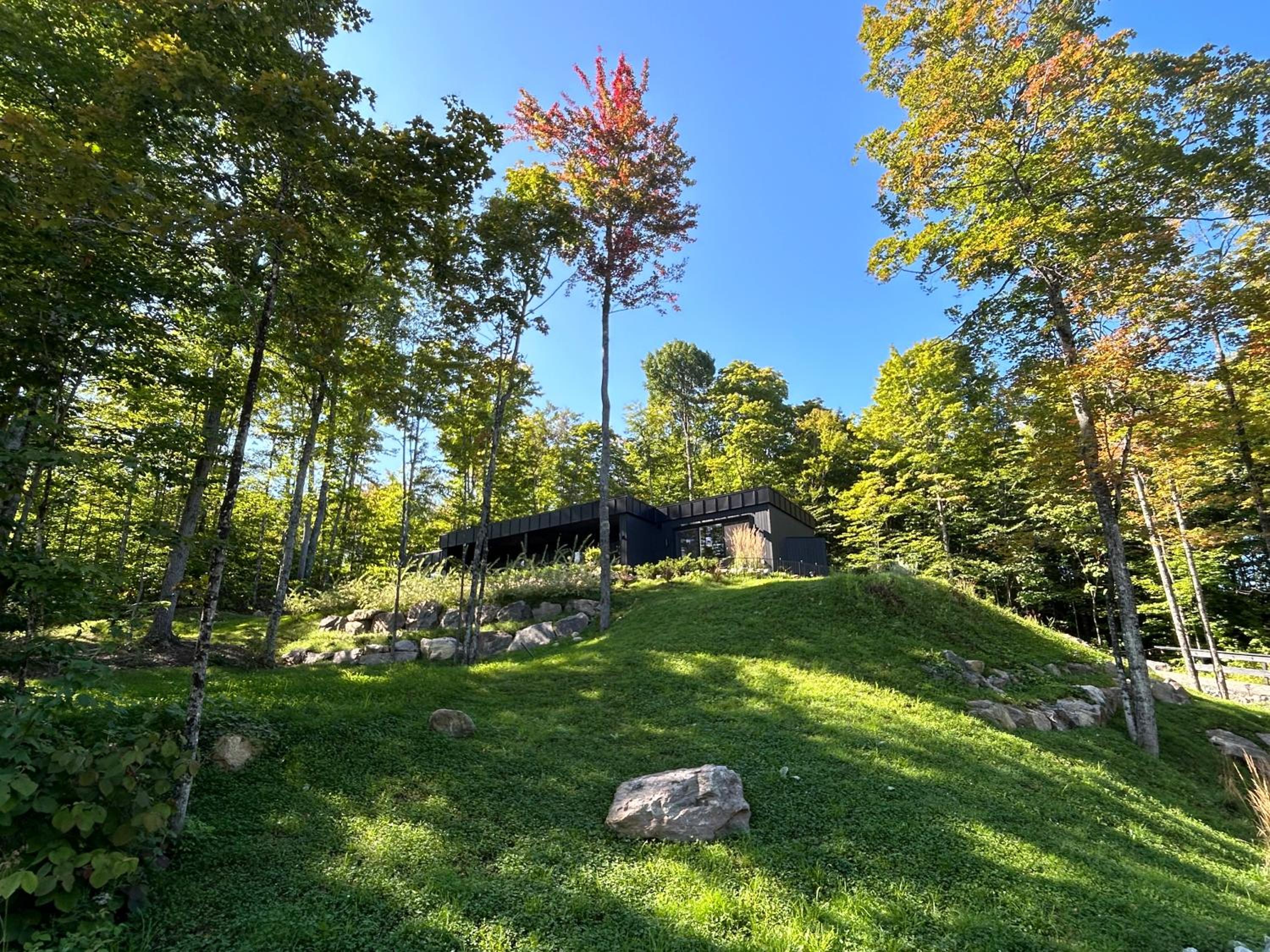 Luxury Mountain Retreat with Spa Near Mont Tremblant