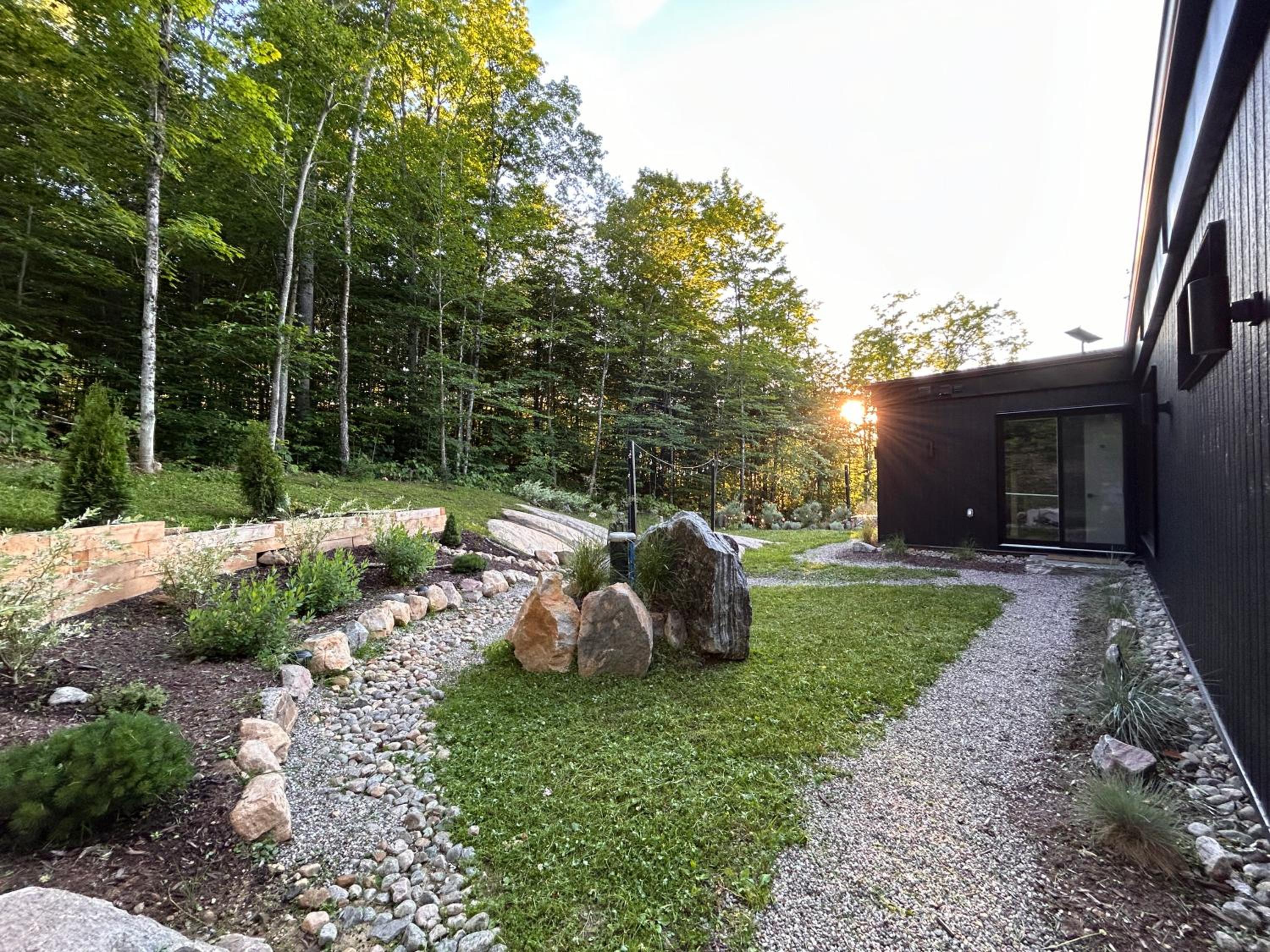 Luxury Mountain Retreat with Spa Near Mont Tremblant