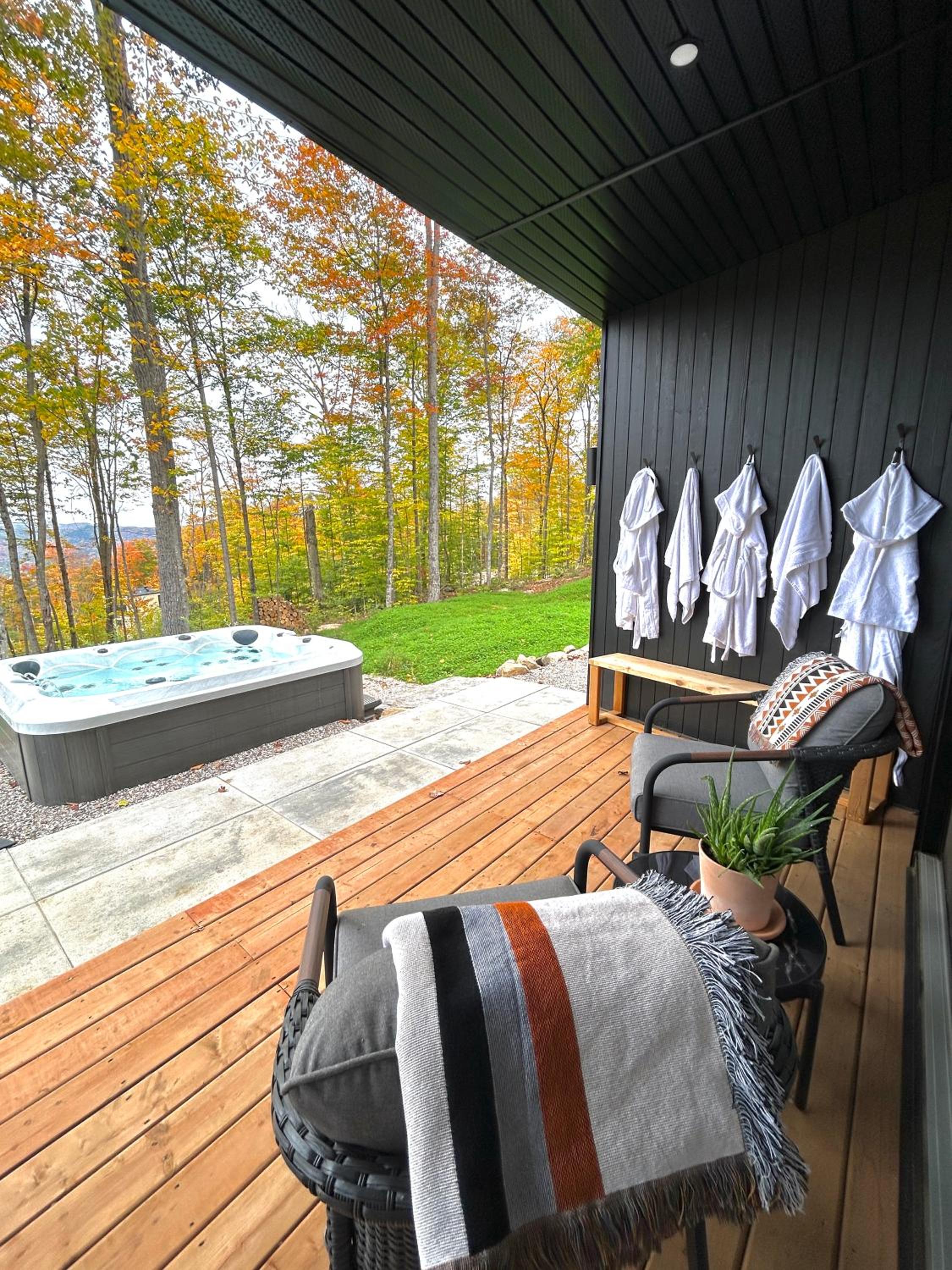 Luxury Mountain Retreat with Spa Near Mont Tremblant