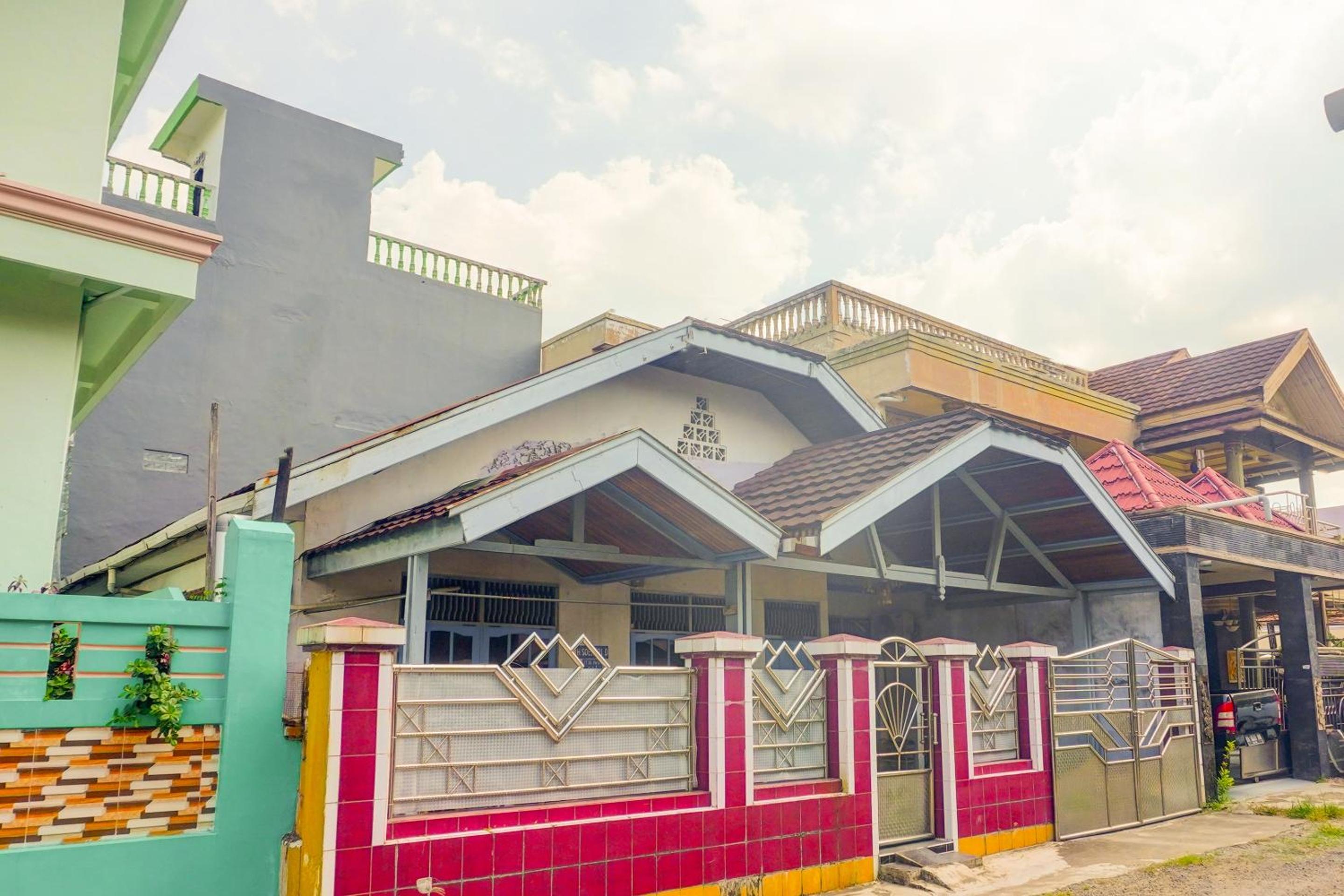 Hotel O Wisma Padi Syariah PanyipatanNearWisata Gunung Birah view 2