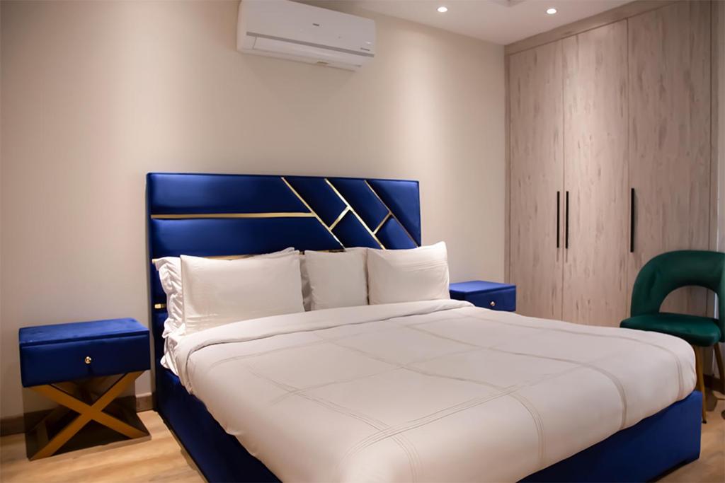 BNR - The Opus Residences 2-Bed Apartment Gulberg Lahore view 4