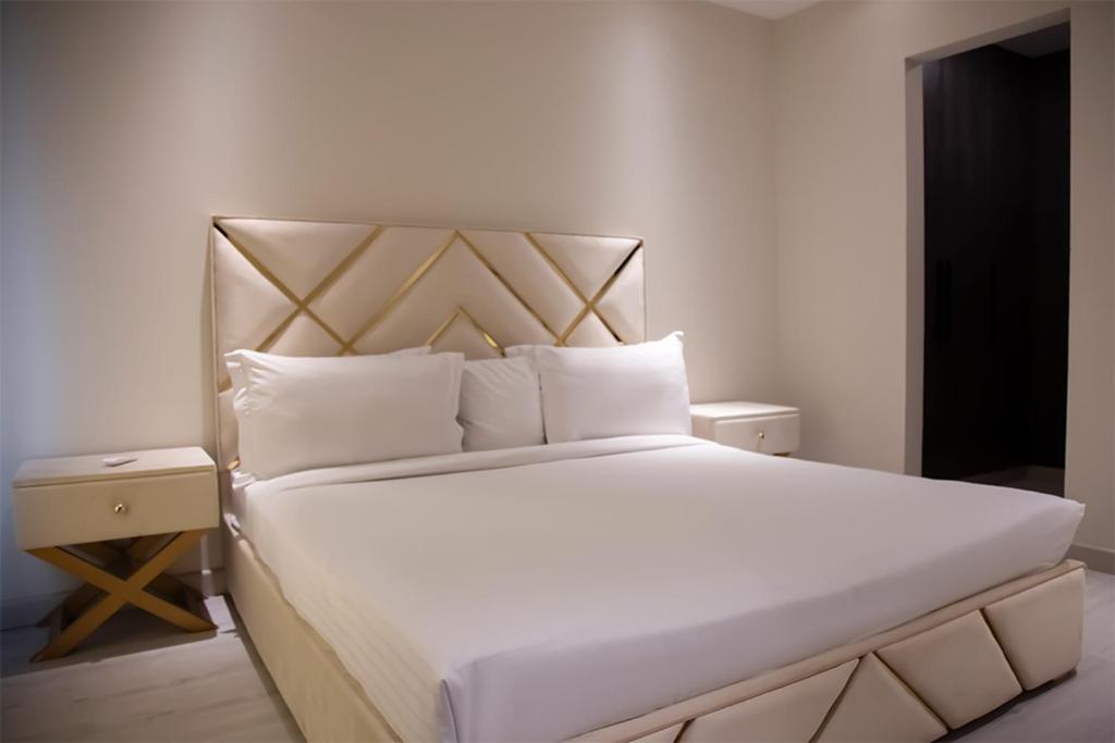 BNR - The Opus Residences 2-Bed Apartment Gulberg Lahore view 2