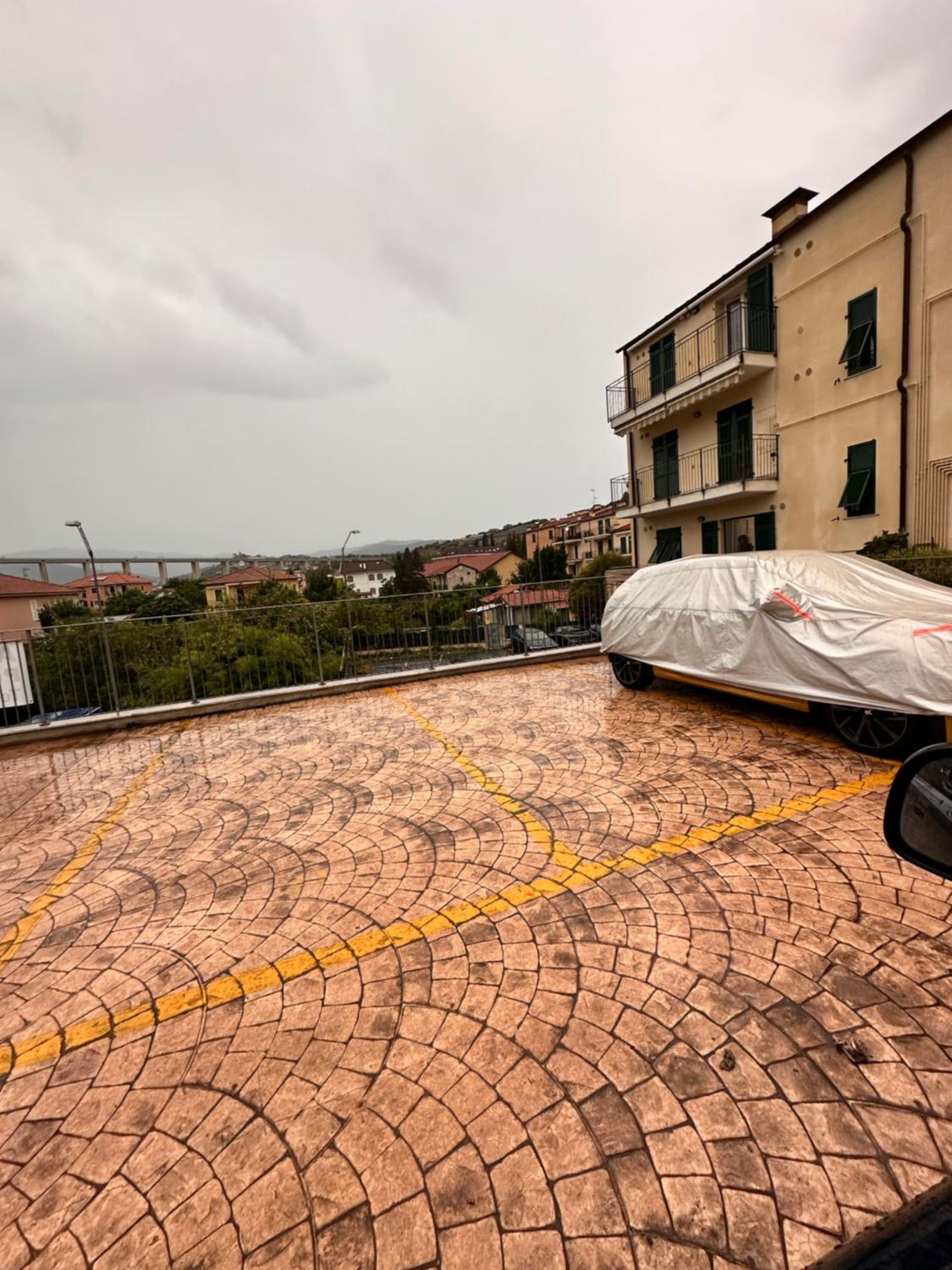 FRONTE MARE-PISCINA- PISTA CICLABiLE