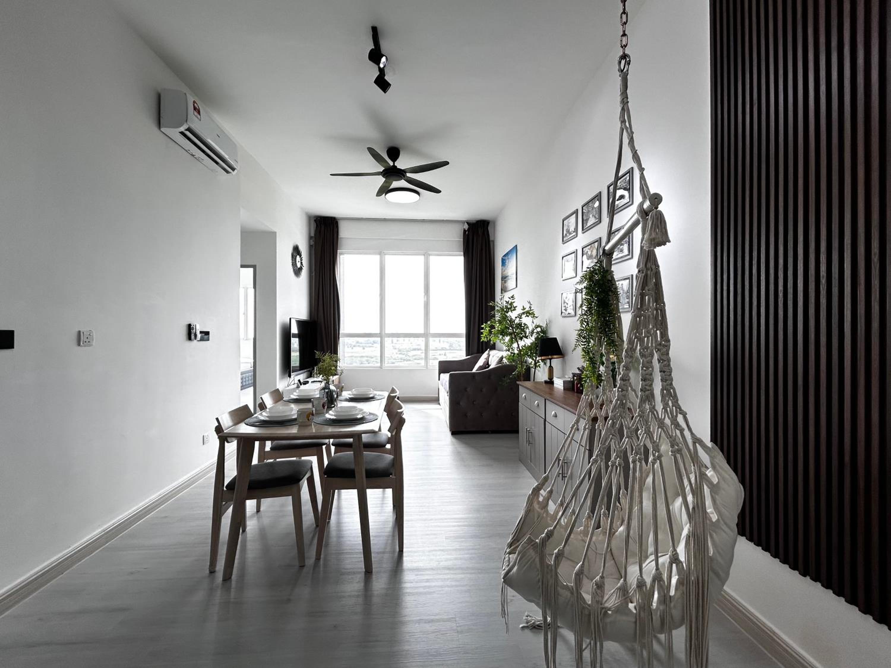 Amber Cove Smart Home photo 3