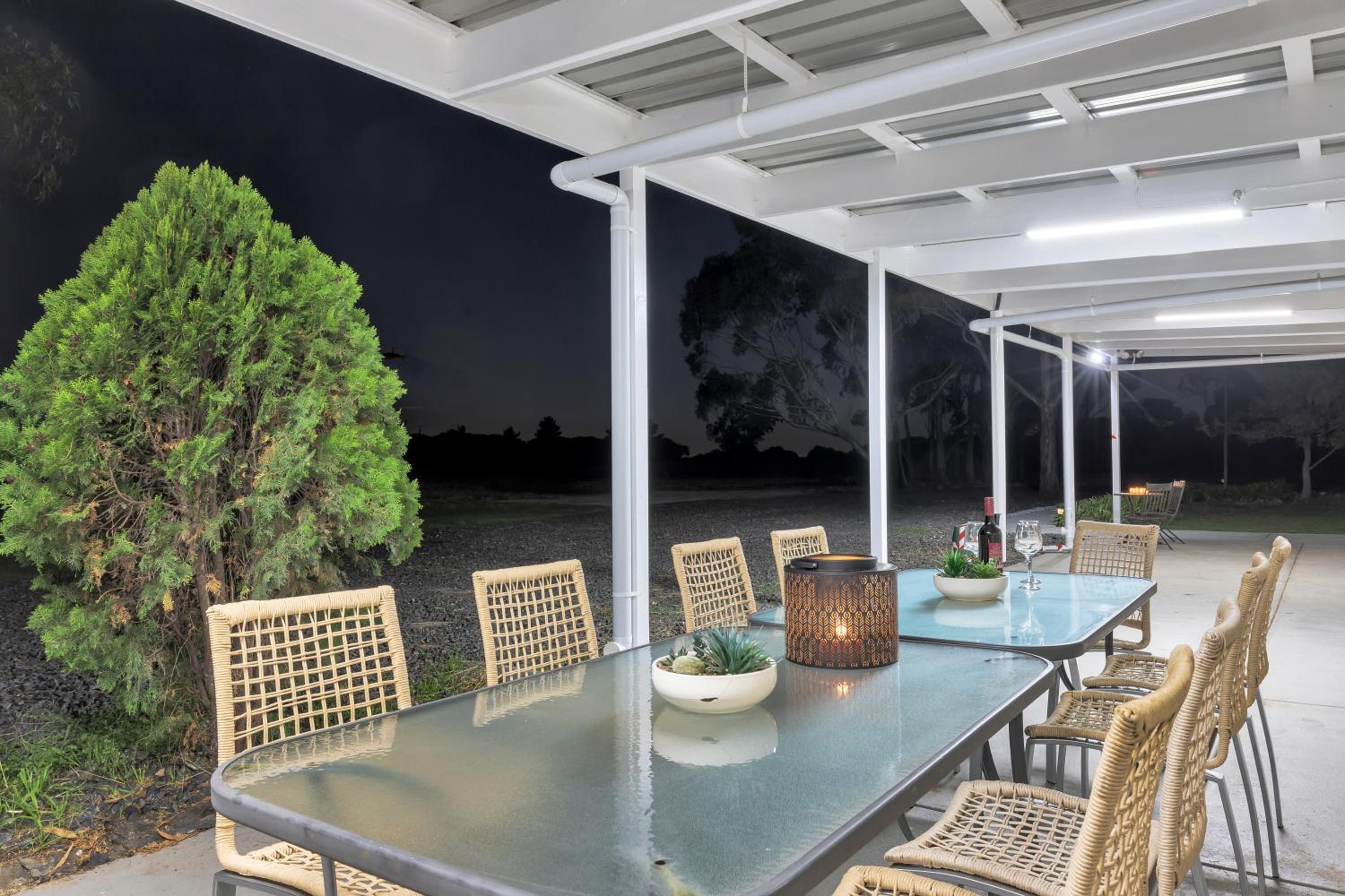 Space and Privacy near Airport, Groups Friendly