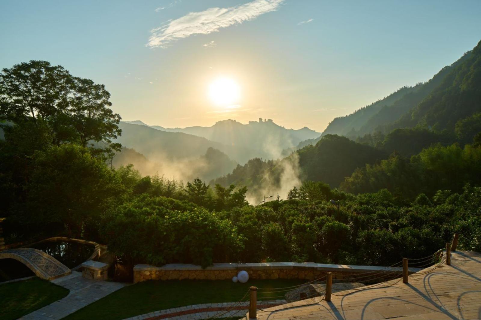 Serenity Valley - Zhangjiajie National Forest Park