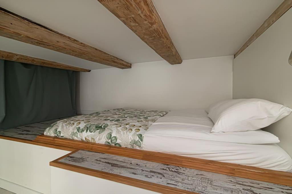 Lovely Loft in Old Town view 2