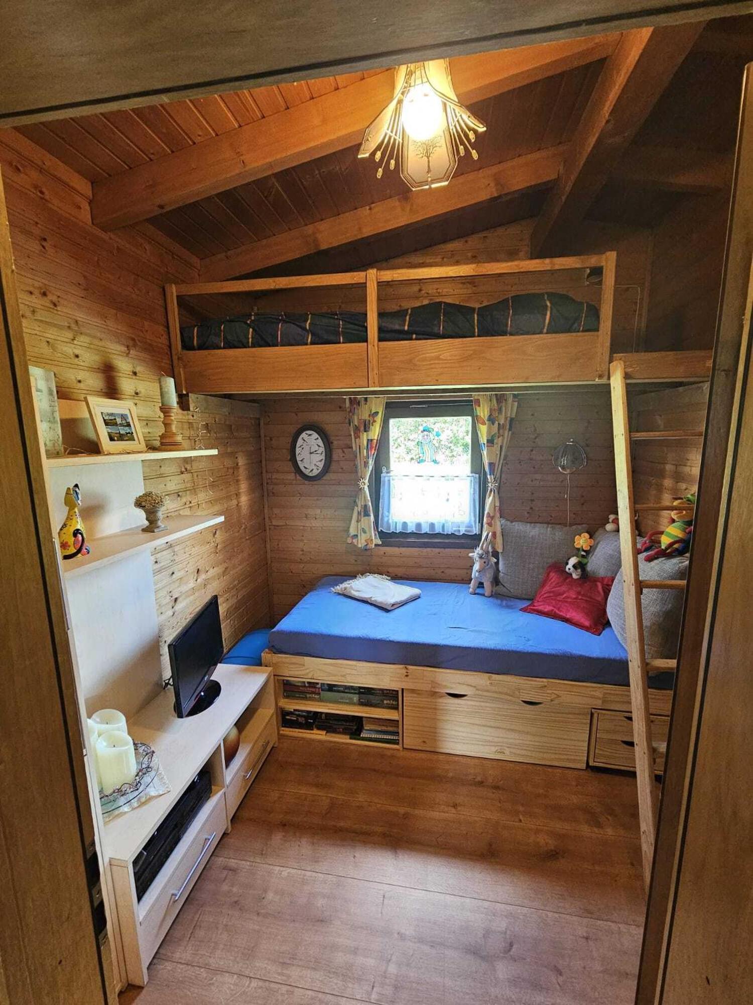 Ferienhaus Waldgefluester