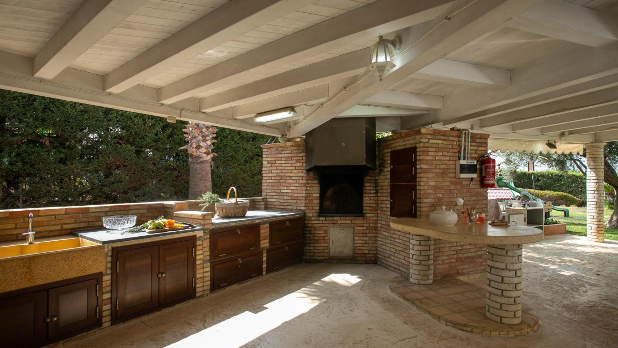 VILLA ALESSIA 6, Emma Villas view 4